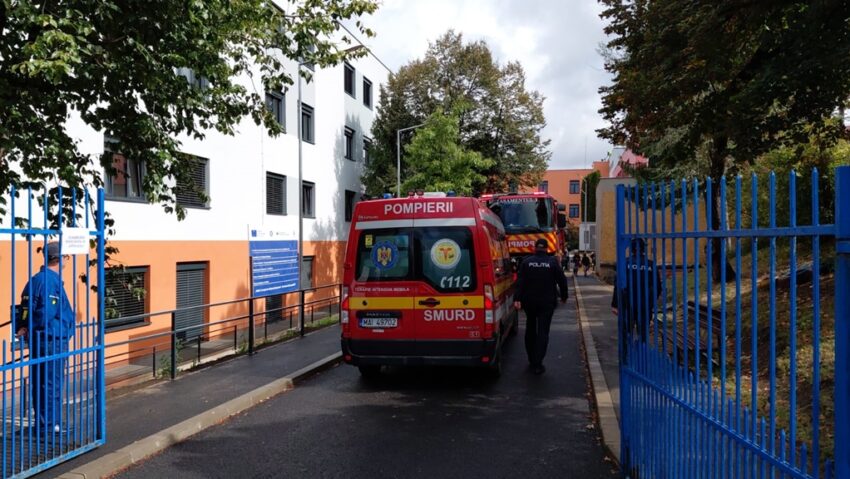Incendiu la o clădire a Școlii Gimnaziale Iuliu Hațieganu