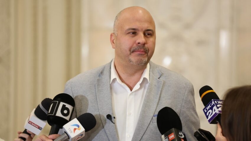 Emanuel Ungureanu sesizează Parchetul General în cazul morții copiilor de la Iași