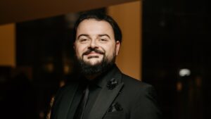 Mihai Damian, triplă victorie la Operalia 2025 Mihai Damian, triplă victorie la Operalia 2025