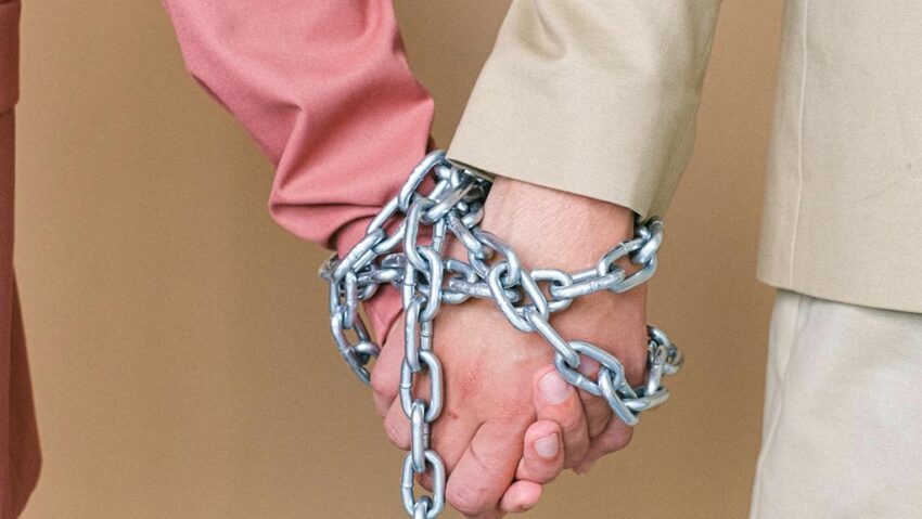 Închisoare pentru căsătoriile forțate