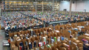 Amazon pregătește concedieri masive: 30.000 de angajați afectați Amazon pregătește concedieri masive: 30.000 de angajați afectați