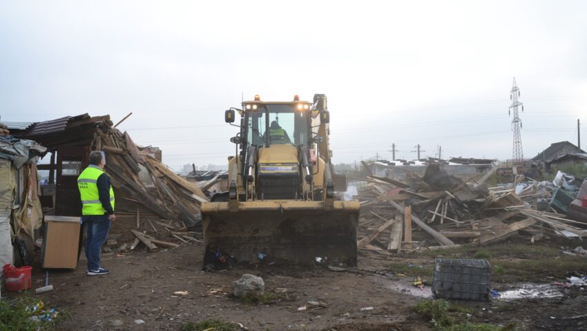 Locuințele improvizate din zona Pirită, Baia Mare au fost demolate