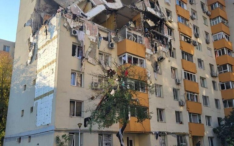 Blocul din Rahova va fi demolat Blocul din Rahova va fi demolat
