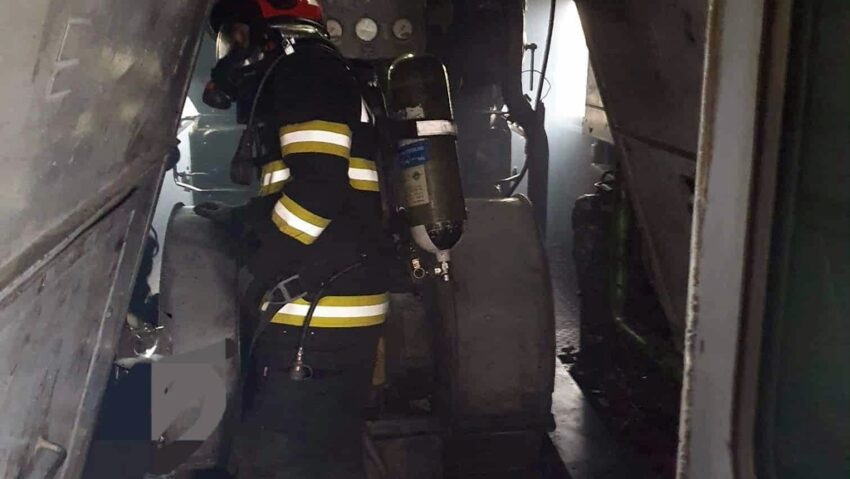 Incendiu la o locomotivă de marfă. Trenul avea 30 de cisterne Incendiu la o locomotivă de marfă. Trenul avea 30 de cisterne