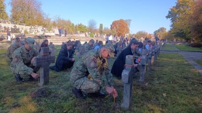 Elevi și militari, alături de eroii neamului în preajma Zilei Armatei