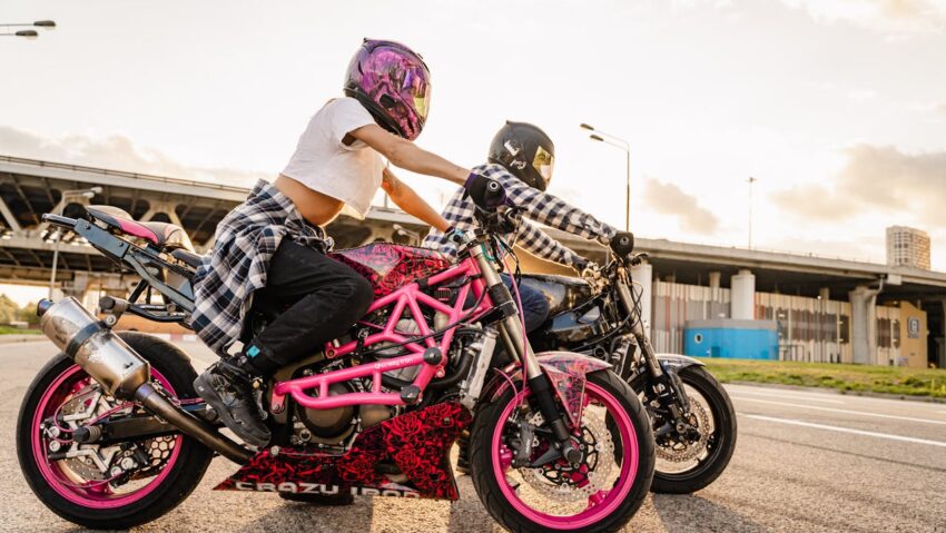 Senatul aprobă tacit noi reguli pentru motocicliști Senatul aprobă tacit noi reguli pentru motocicliști