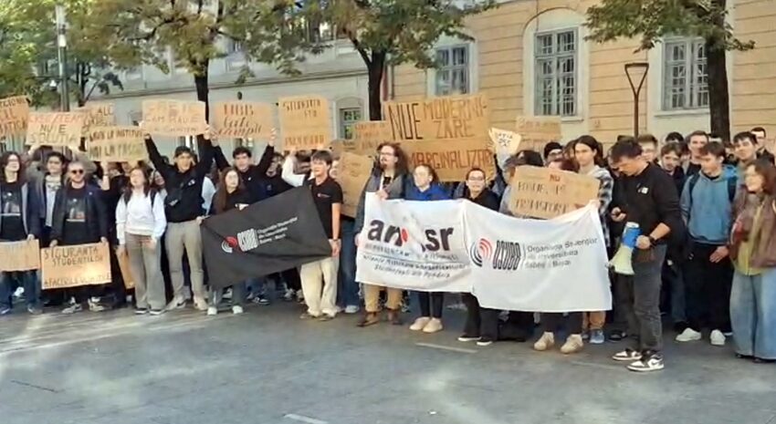 VIDEO | Studenții clujeni, în stradă, pentru a doua zi consecutiv VIDEO | Studenții clujeni, în stradă, pentru a doua zi consecutiv