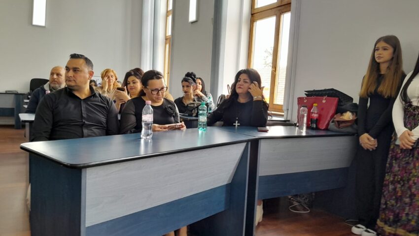 Școala, un loc mai prietenos pentru copiii rromi Școala, un loc mai prietenos pentru copiii rromi