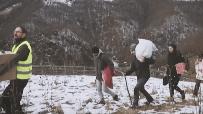 6 tone de alimente pentru familiile din munți: începe campania de Crăciun a CERT Transilvania