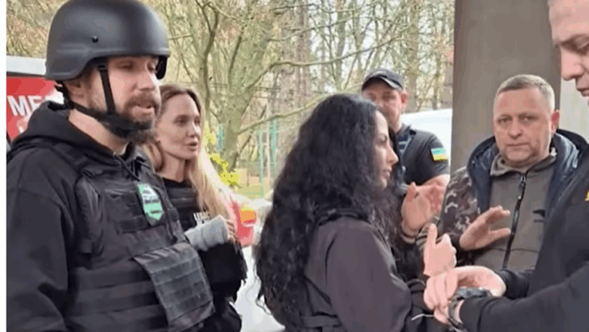 Angelina Jolie, vizită neanunţată la Herson