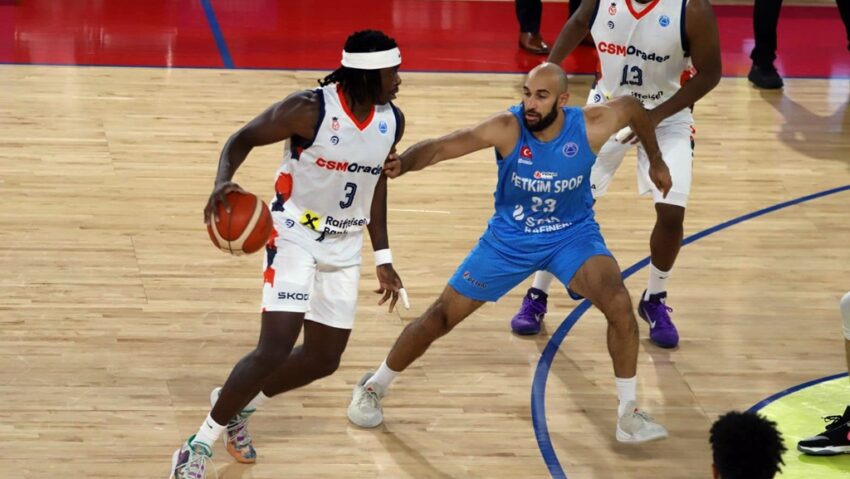 Nicușor Dan contestă legea sportivilor români