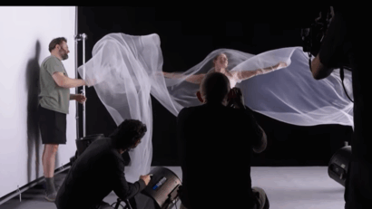 „Elements” transformă corpul feminin într-un concept artistic al naturii