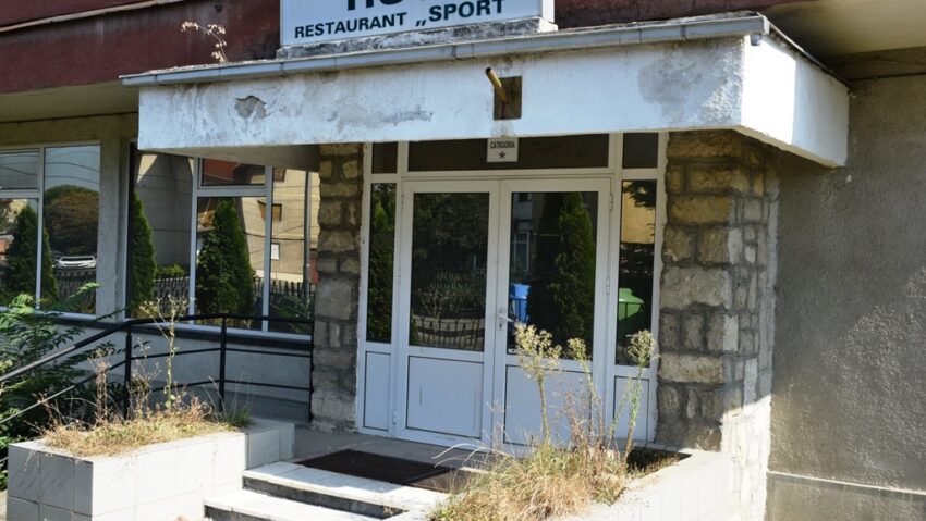 Hotel aflat în paragină de 10 ani, reabilitat cu 21,7 milioane de lei
