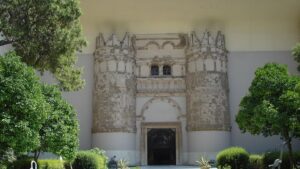 Statui antice furate din Muzeul Național din Damasc