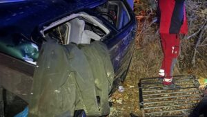 Pădurar găsit mort în mașina răsturnată