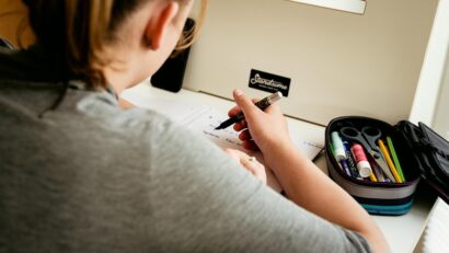 Temele elevilor se află în dezbatere publică