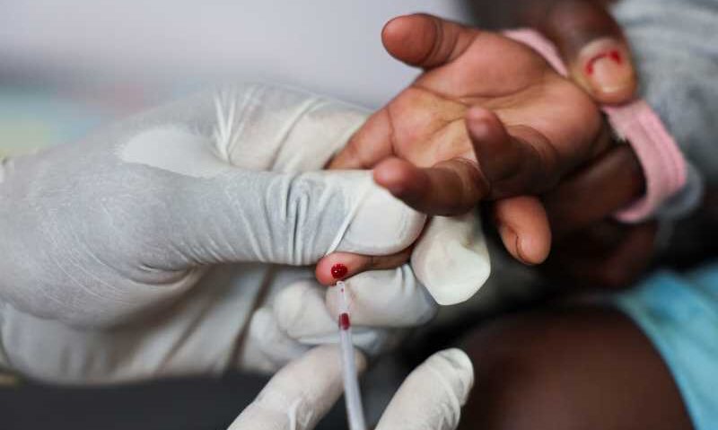 Federația UNOPA: guvernul lasă copiii cu handicap de tip HIV/SIDA fără indemnizația de hrană pentru 2026