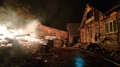 Incendiatorul unei case de vacanță, reținut pentru 24 de ore