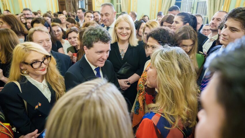 Nicuşor Dan și Emmanuel Macron, discuții despre consolidarea relaţiilor bilaterale