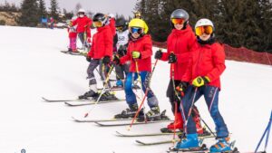 Pasiune, prietenie și dragoste pentru natură: cercul de schi alpin