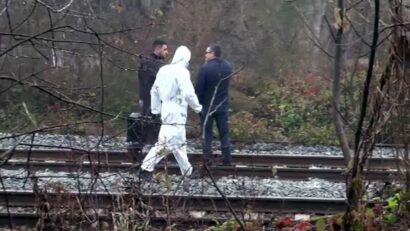 O femeie de 59 de ani, găsită moartă pe calea ferată