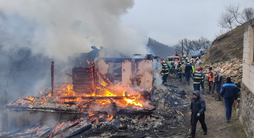 Caz dramatic: patru copii și părinții lor au rămas pe drumuri în prag de sărbători