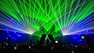 Revelion fără artificii în această noapte!