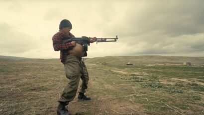 Filmul de weekend: One Battle After Another sau trecutul care nu pleacă