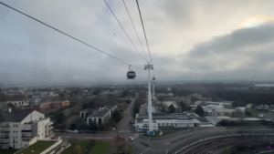 Parisul inaugurează telegondola urbană