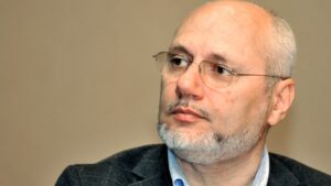 Cunoscutul psiholog, Cristian Andrei este acuzat de agresiune sexuală