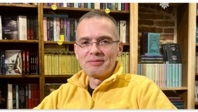 Jurnalistul Adelin Petrișor: „𝗘𝘂 𝗰𝗿𝗲𝗱 î𝗻 𝗺𝗮𝗸𝗶𝗻𝗴 𝗼𝗳”