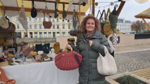 Farmacista care crează genți și poșete handmade | FOTO