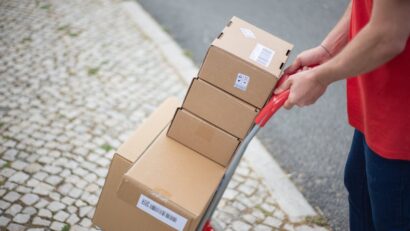 „Aveţi un colet la numărul dumneavoastră; alegeţi un locker” – înșelătorie prin SMS!