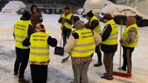 Deținuți mobilizați la deszăpezire