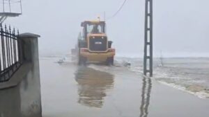 Terenuri inundate în Târgu Lăpuș din cauza blocajelor de gheață