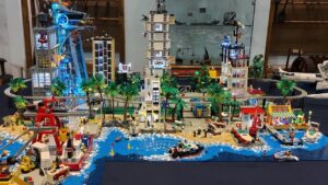 Povești spuse cu ajutorul pieselor Lego – Expoziția de Iarnă Brickenburg | AUDIO