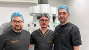 Primele intervenții de prostatectomie asistate robotic la Bistrița