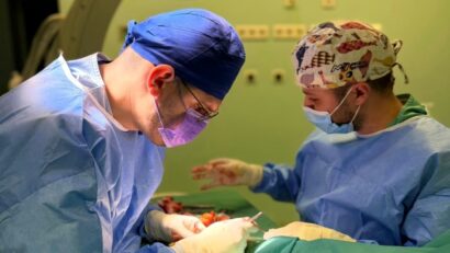 Caz medical rar: adolescent operat pentru o fractură gravă la încheietura mâinii | FOTO