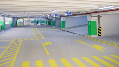 Parcare supraterană pentru pacienți și personal