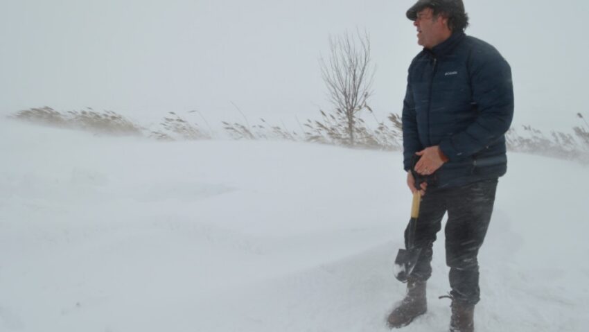 Haos în Alba din cauza vremii extreme: drumuri blocate și localități fără curent și apă!