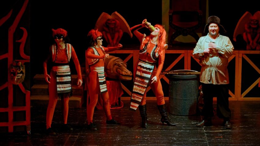 La teatru fiecare spectacol înseamnă PRIMĂVARĂ!