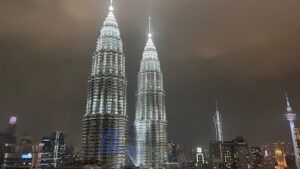 Temple strălucitoare, plaje aurii și păduri tropicale într-o singură țară | FOTO/ VIDEO