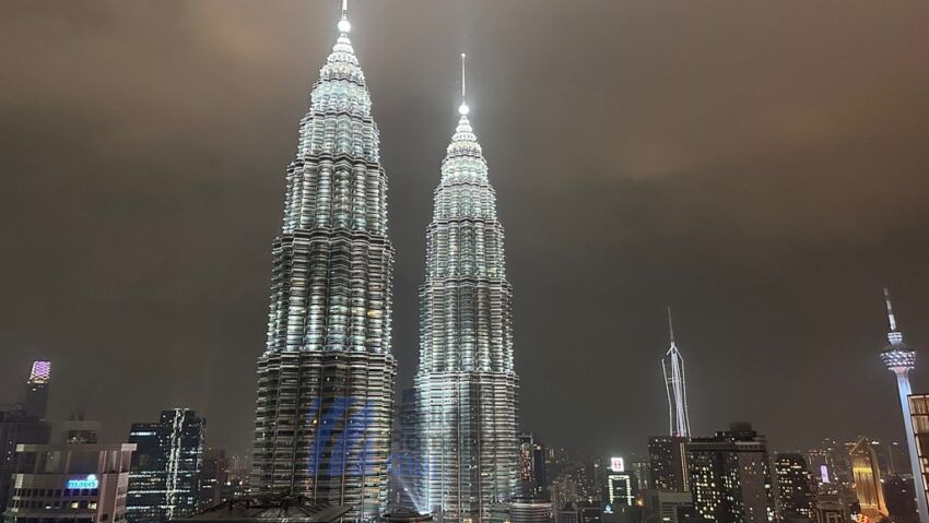 Temple strălucitoare, plaje aurii și păduri tropicale într-o singură țară | FOTO/ VIDEO