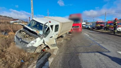 Coliziune între o autoutilitară și un ansamblu de vehicule pe DN1 E60