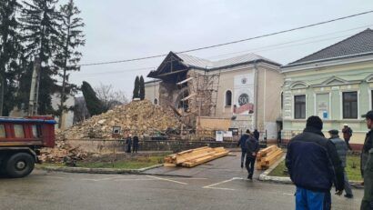 O poliţistă a fost rănită în urma prăbuşirii turlei unei biserici | UPDATE
