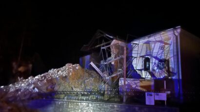 O poliţistă a fost rănită în urma prăbuşirii turlei unei biserici