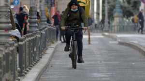 Uite ce au comandat românii de Valentine’s și Dragobete!