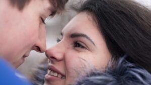 Dragoste la prima vedere – Când ochii se întâlnesc, inima visează