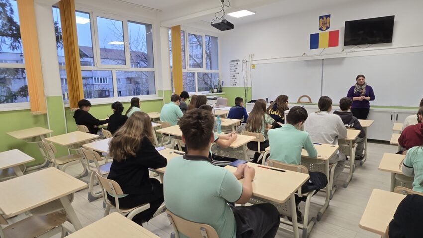 Româna, cele mai bune rezultate la Simulare, matematica pune probleme