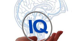 Grijile financiare scad performanța cognitivă